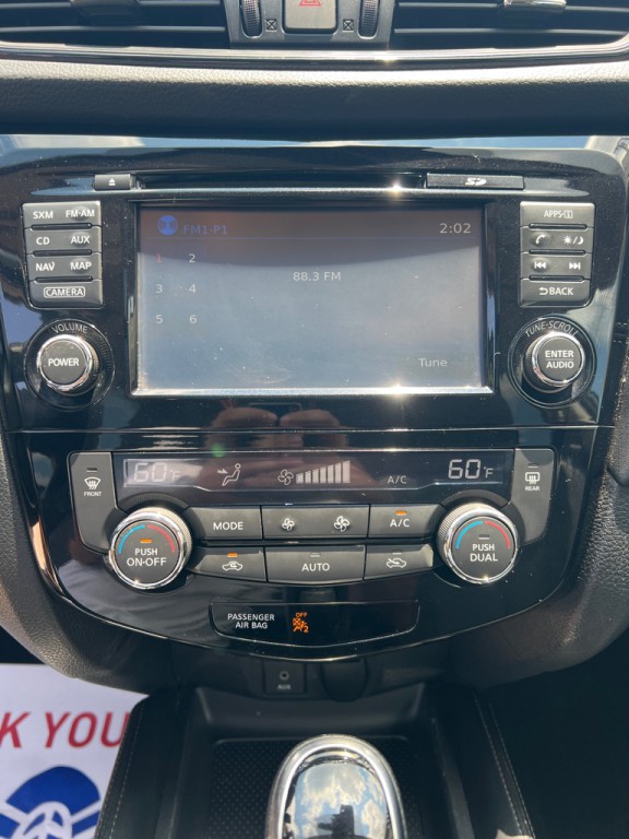 2017 Nissan Rogue Image 11