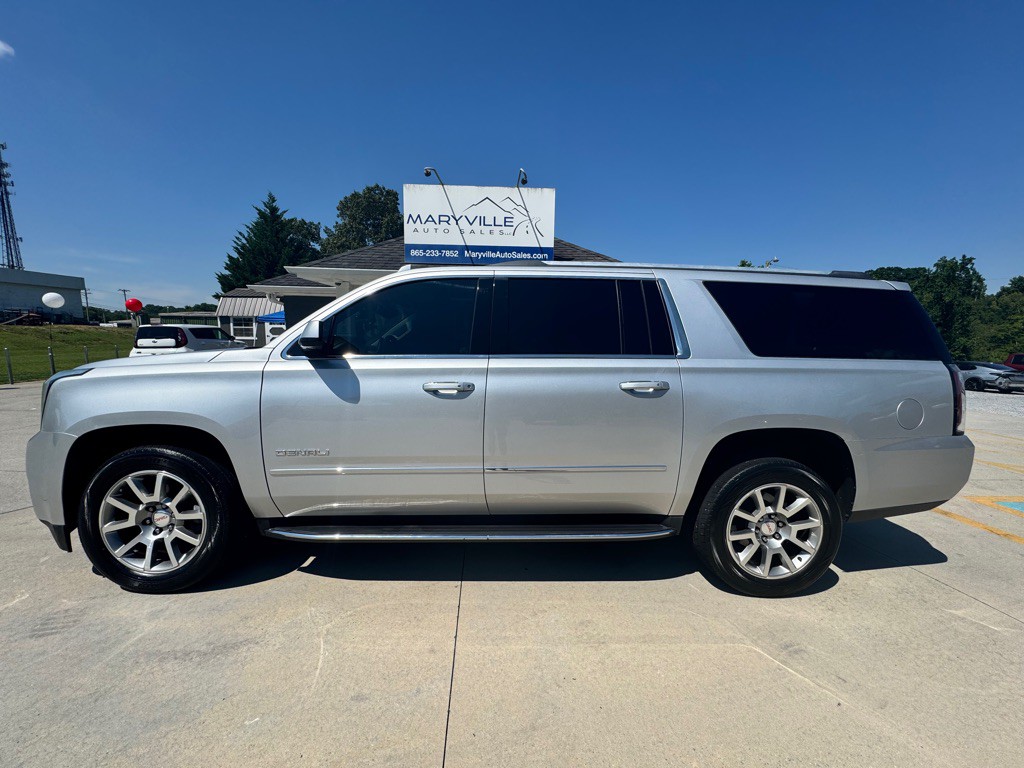 2017 GMC Yukon Image 2