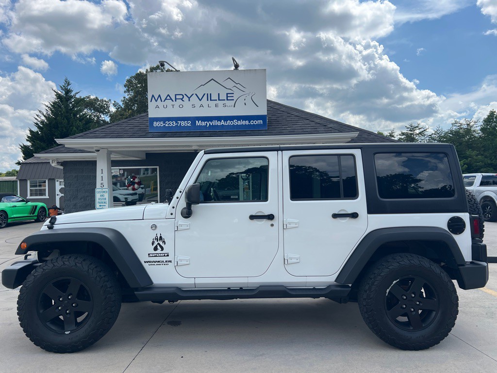2017 Jeep Wrangler Unlimited Image 2
