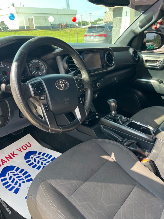 2019 Toyota Tacoma Image 10