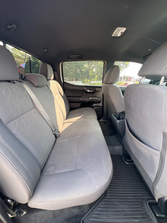 2019 Toyota Tacoma Image 15