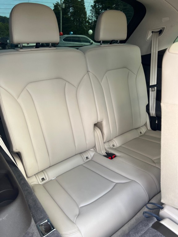 2018 Audi Q7 Image 17