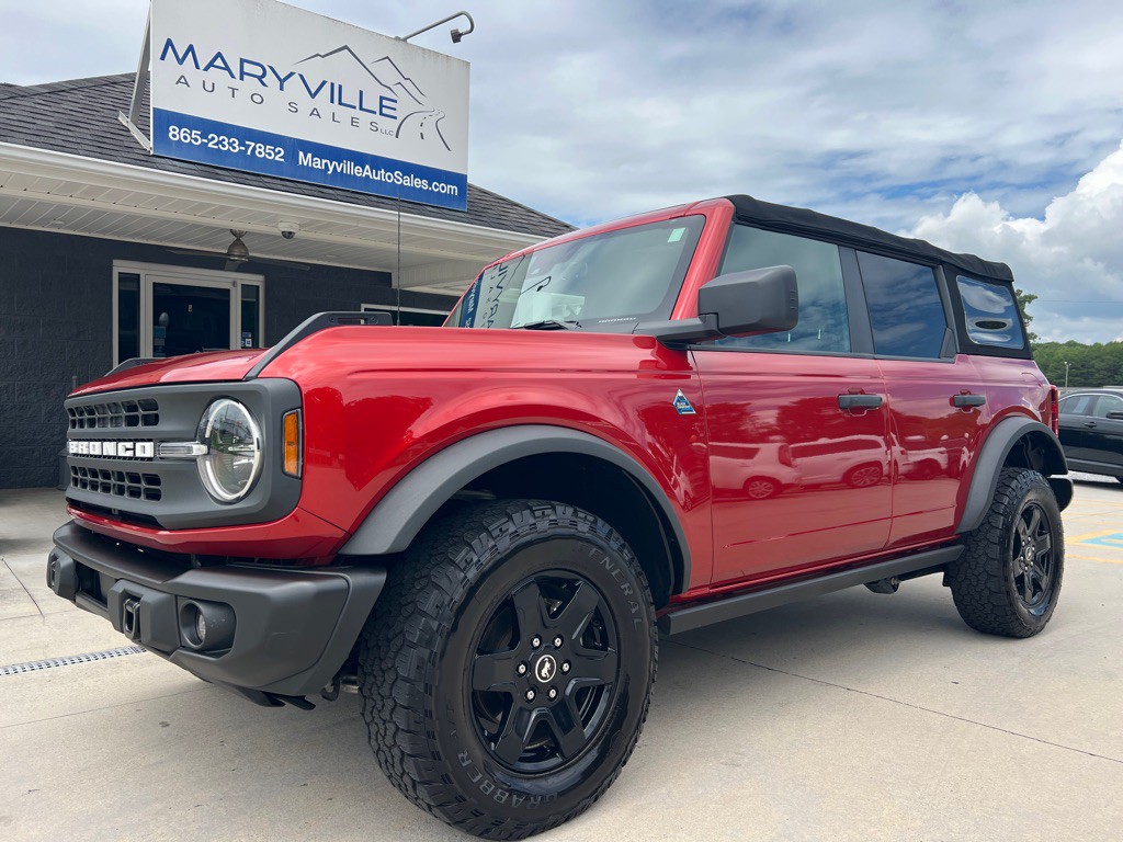 2022 Ford Bronco Image 1