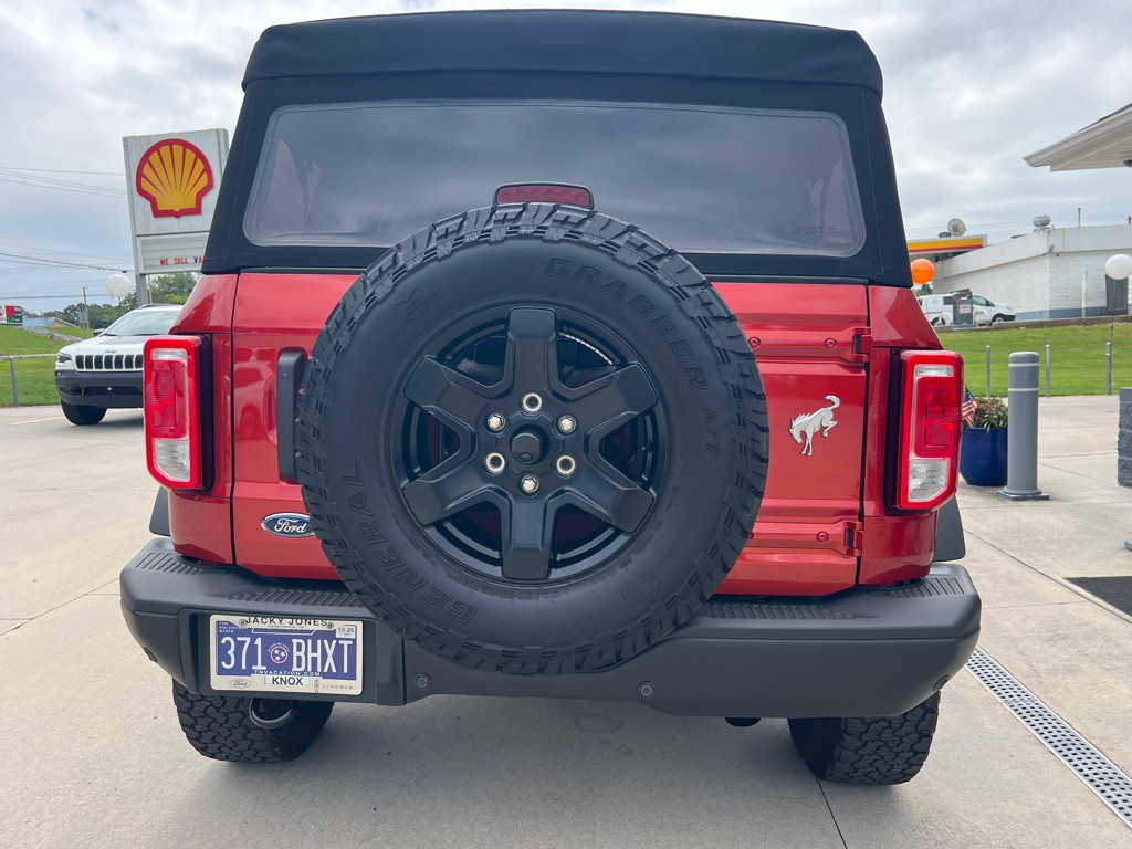 2022 Ford Bronco Image 4