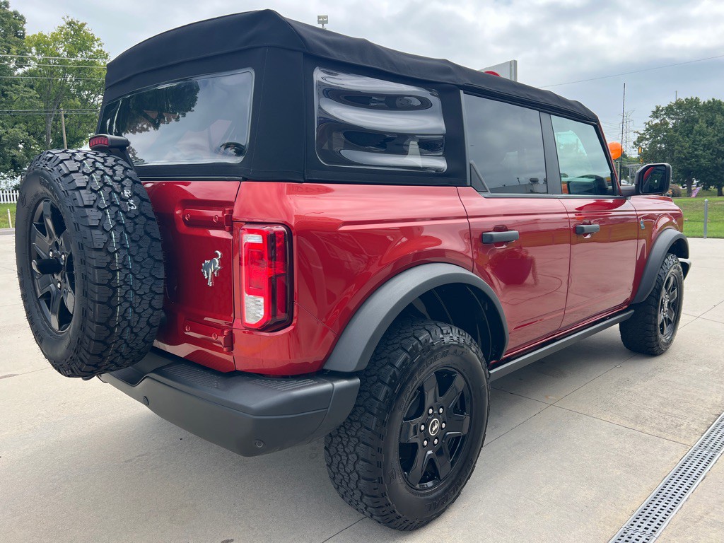 2022 Ford Bronco Image 5