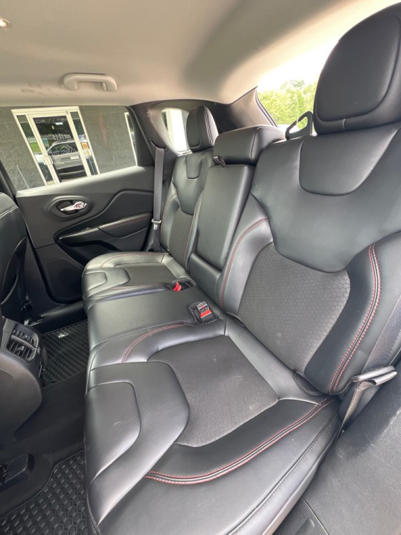 2020 Jeep Cherokee Image 13
