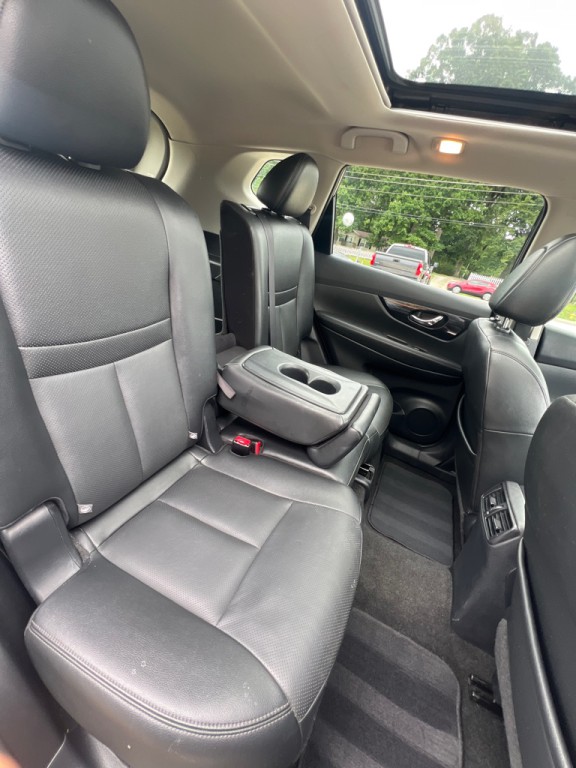 2017 Nissan Rogue Image 15