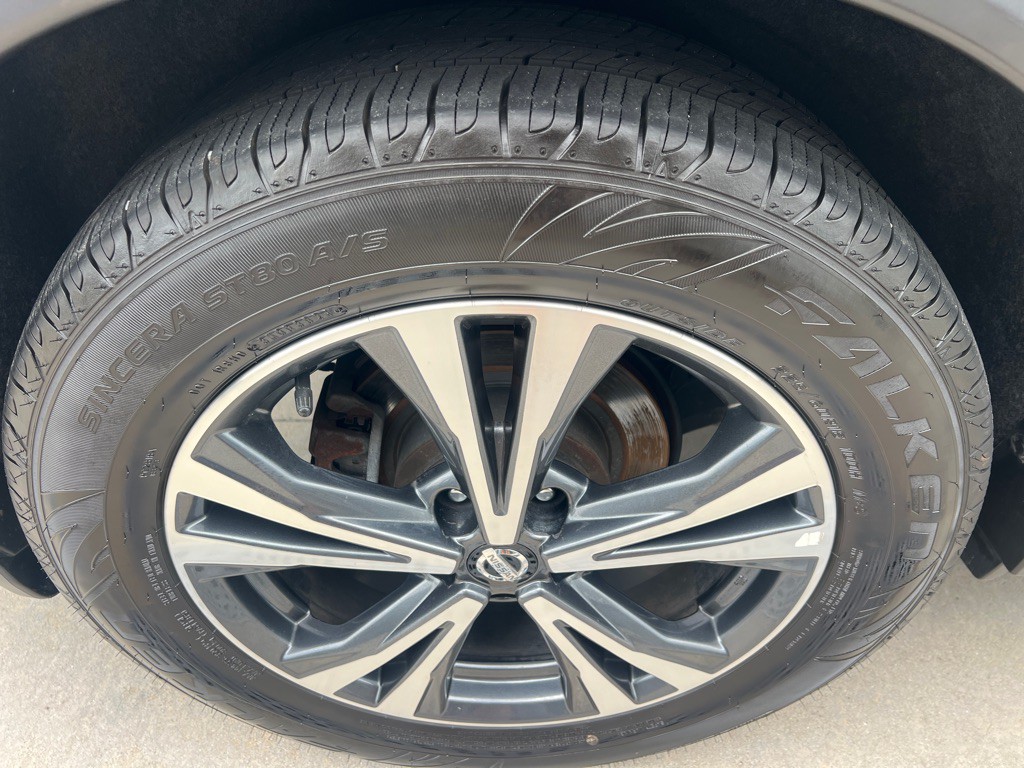 2017 Nissan Rogue Image 19
