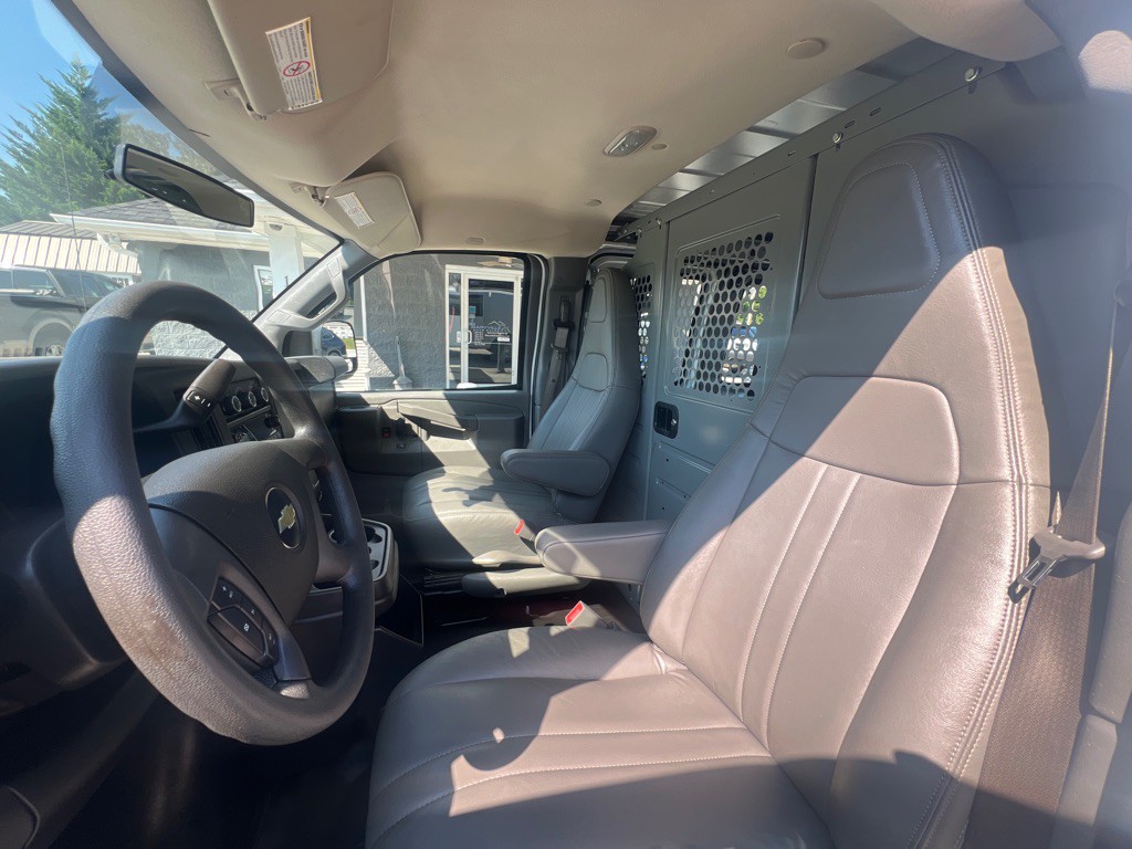 2017 Chevrolet Express Image 9