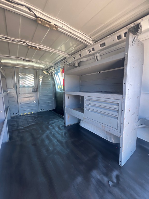 2017 Chevrolet Express Image 14
