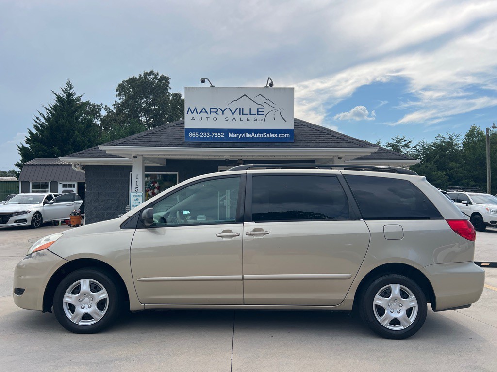2007 Toyota Sienna Image 2