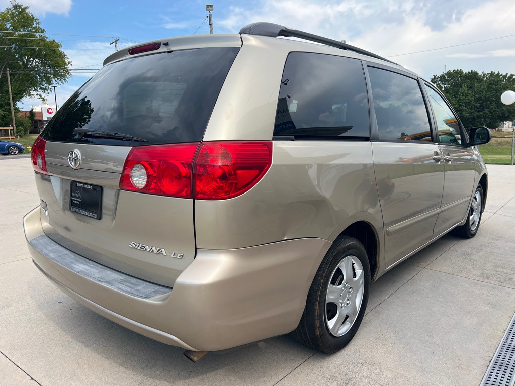 2007 Toyota Sienna Image 5