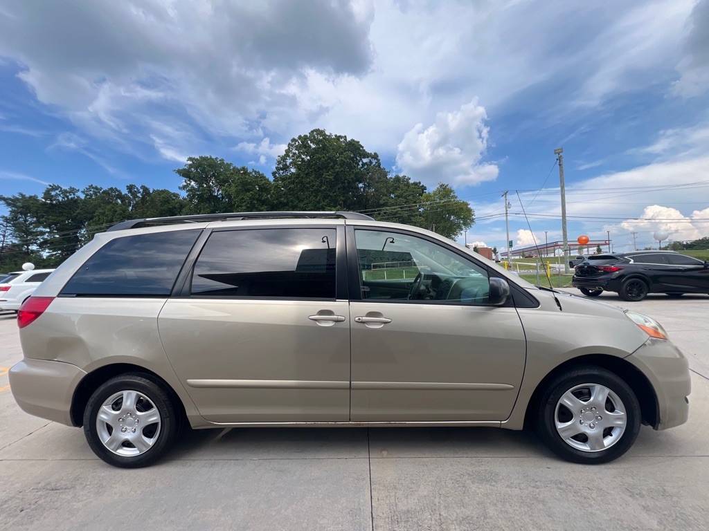 2007 Toyota Sienna Image 6