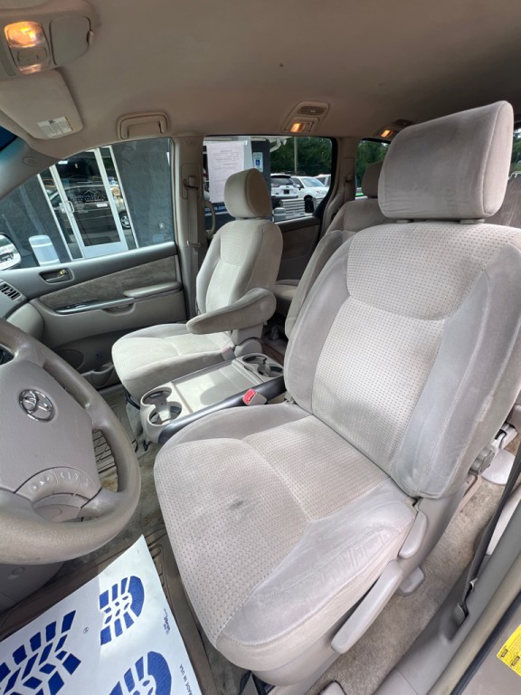 2007 Toyota Sienna Image 9