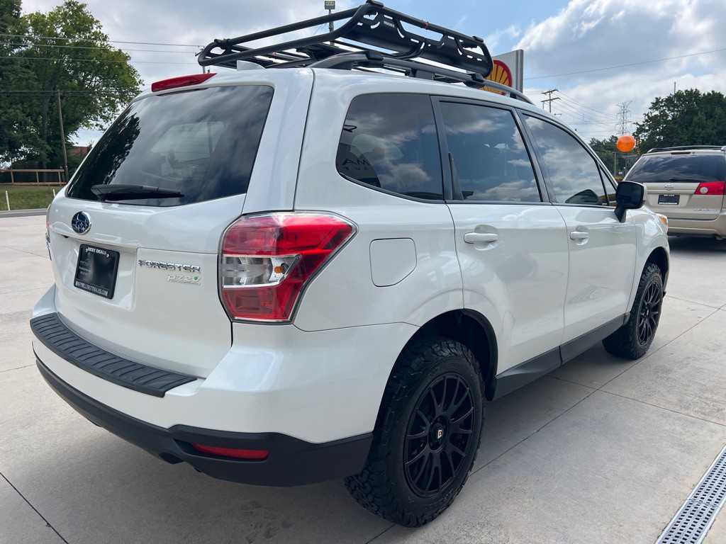 2016 Subaru Forester Image 5