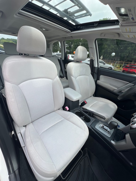 2016 Subaru Forester Image 16