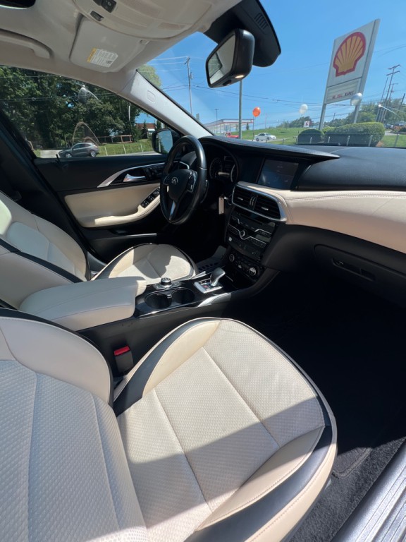 2019 INFINITI QX30 Image 18