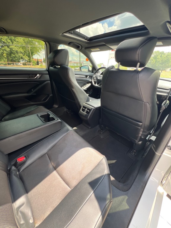 2018 Honda Accord Image 16