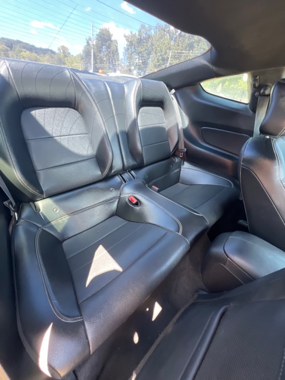 2019 Ford Mustang Image 14