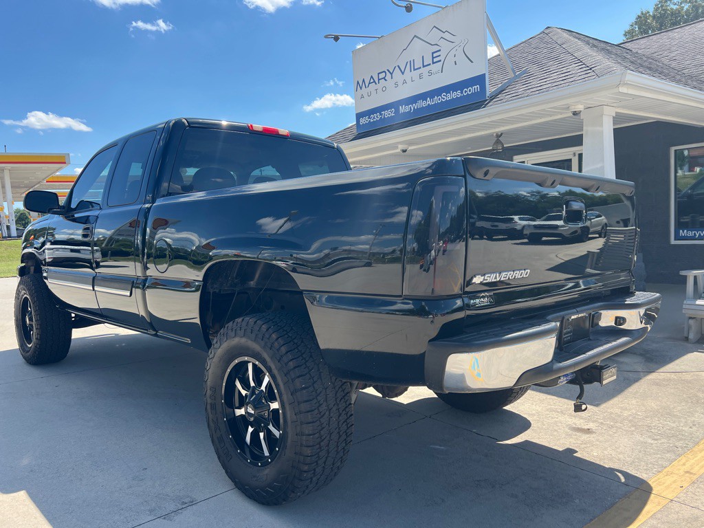 2006 Chevrolet Silverado 1500 Image 3