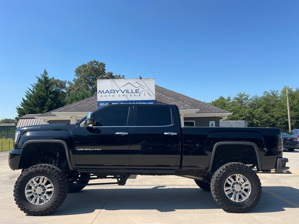 2015 GMC Sierra Image 2