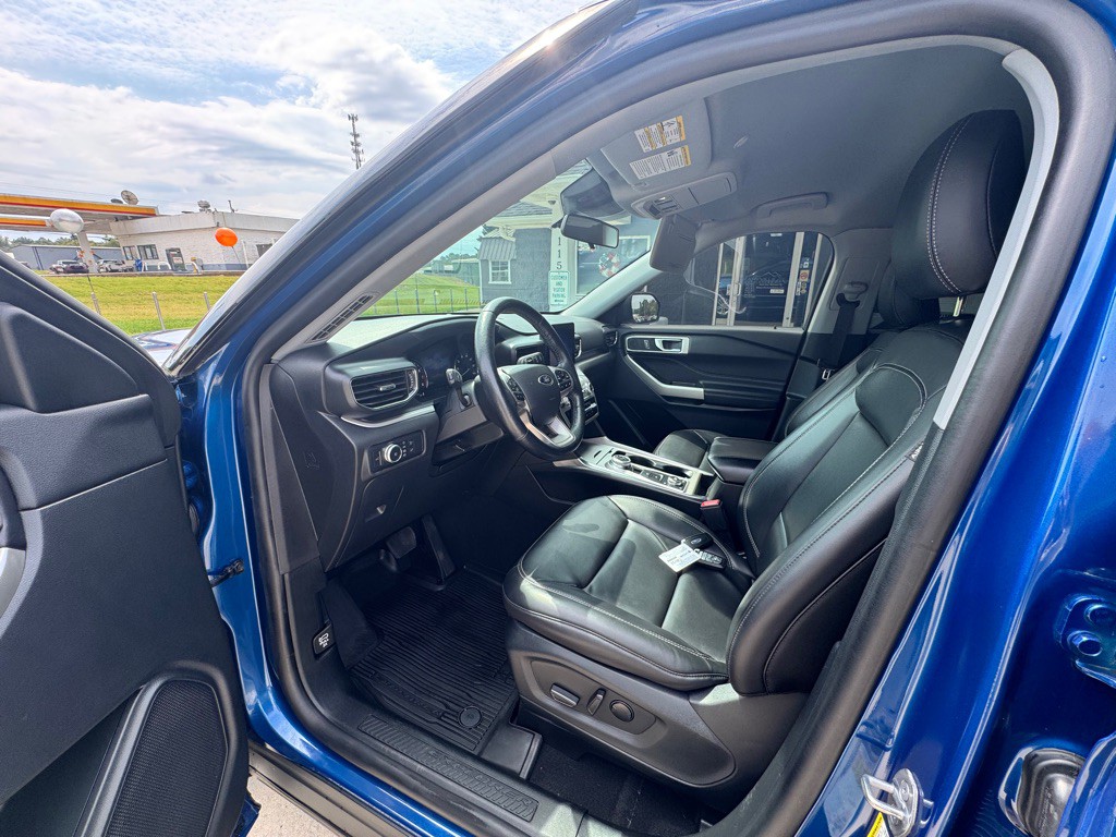 2022 Ford Explorer Image 9