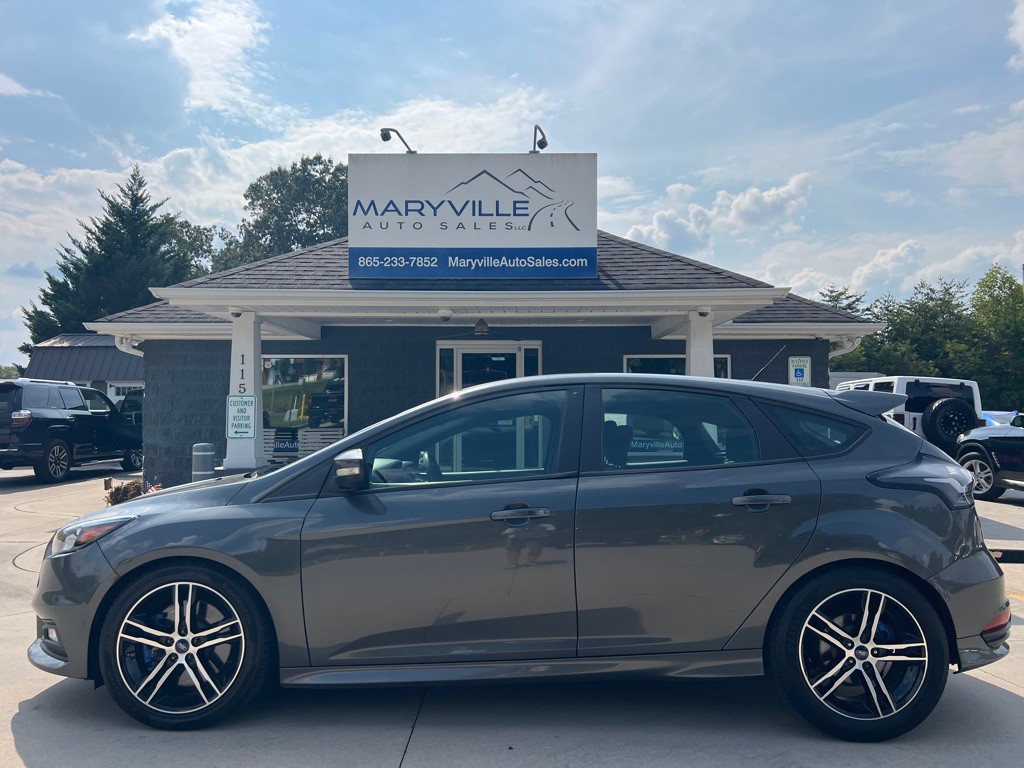 2017 Ford Focus Image 2