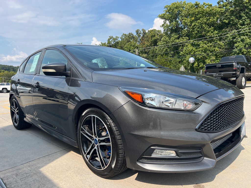 2017 Ford Focus Image 7