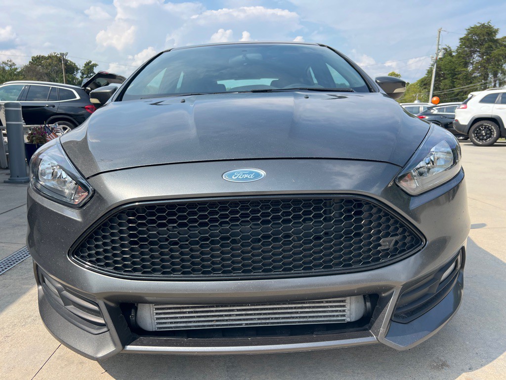 2017 Ford Focus Image 8