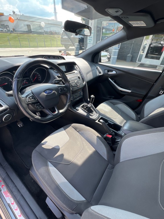 2017 Ford Focus Image 10