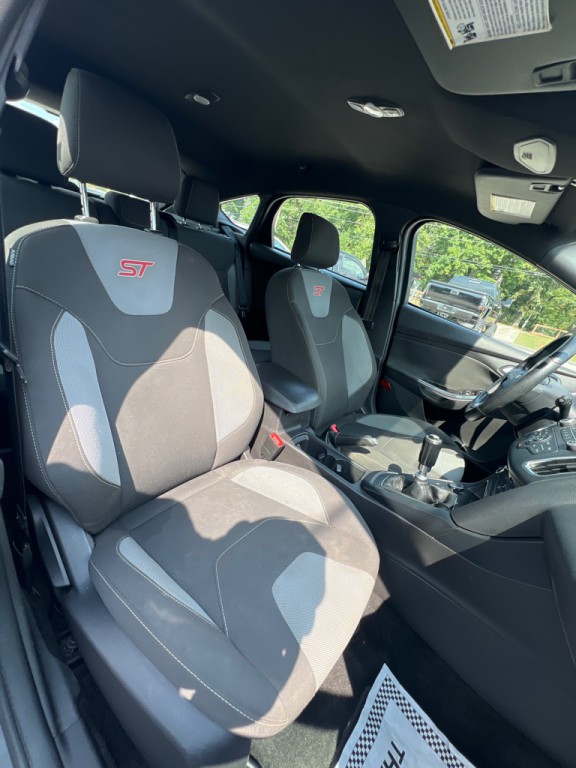2017 Ford Focus Image 17