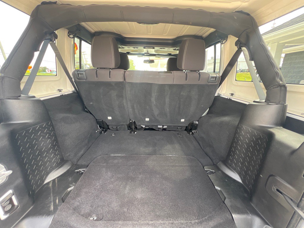 2015 Jeep Wrangler Unlimited Image 14