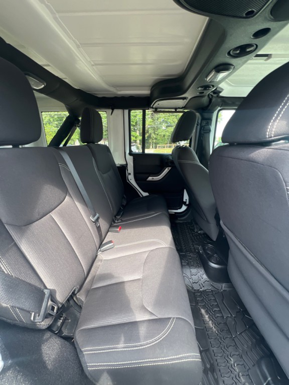 2015 Jeep Wrangler Unlimited Image 15