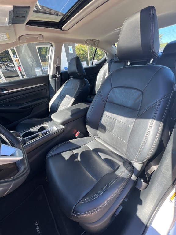 2019 Nissan Altima Image 9