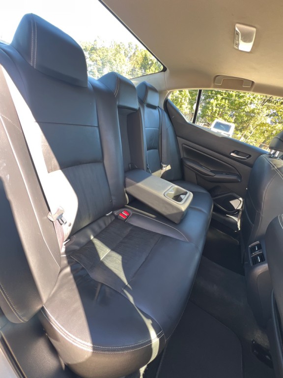 2019 Nissan Altima Image 15