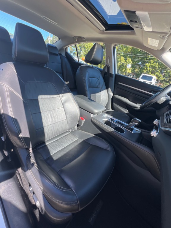 2019 Nissan Altima Image 16