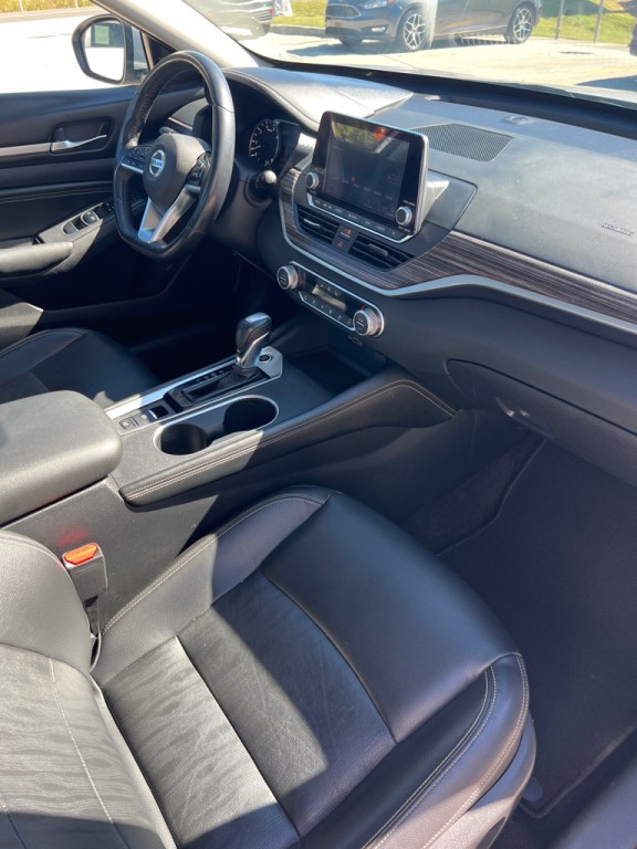 2019 Nissan Altima Image 17