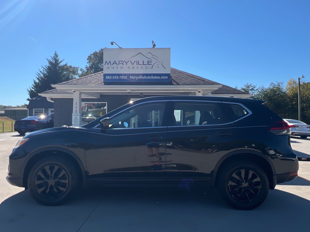 2018 Nissan Rogue Image 2