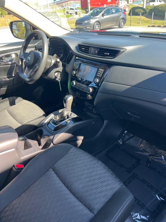 2018 Nissan Rogue Image 18