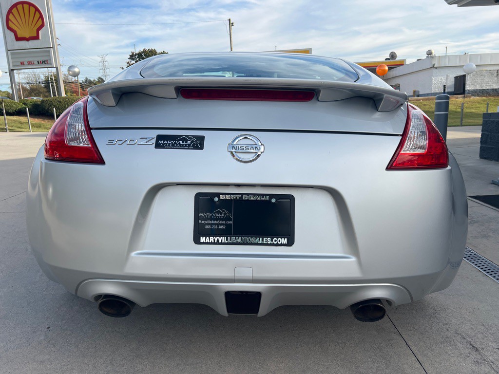 2010 Nissan 370Z Image 4