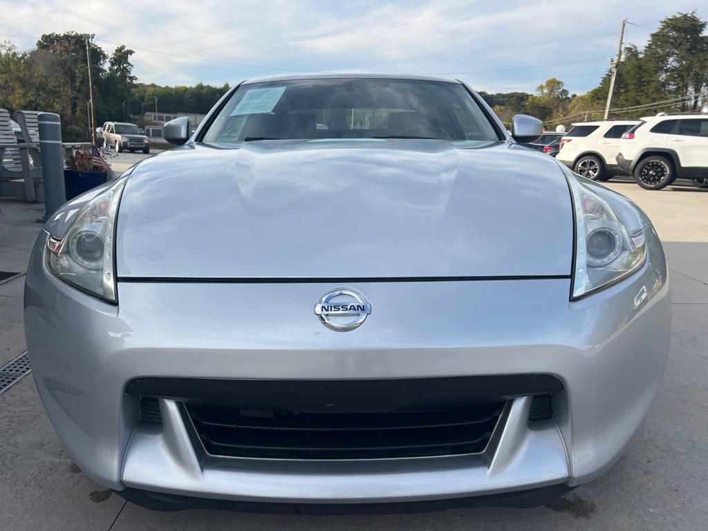 2010 Nissan 370Z Image 8