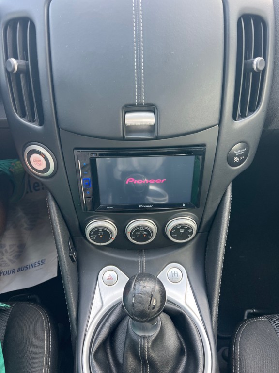 2010 Nissan 370Z Image 10