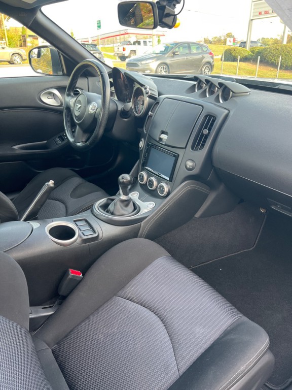 2010 Nissan 370Z Image 15