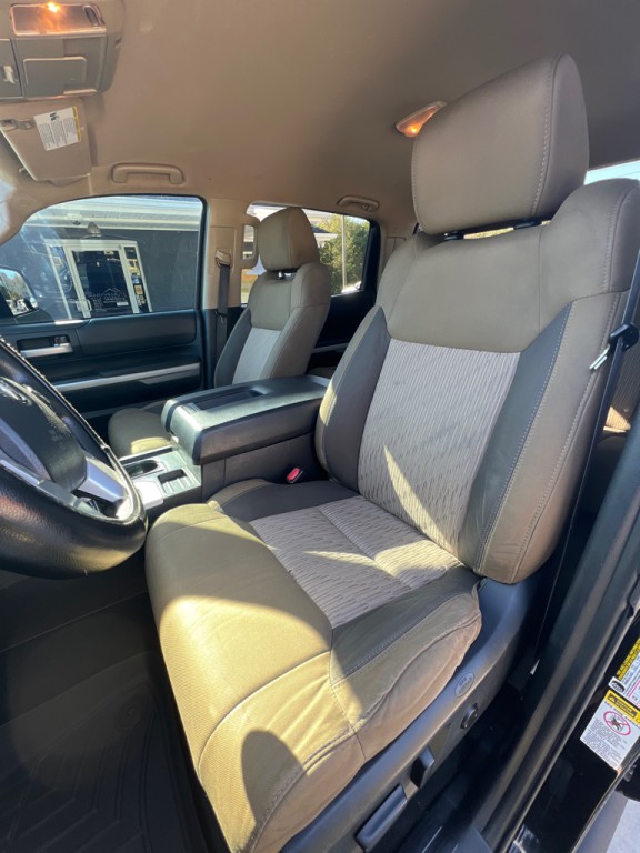 2015 Toyota Tundra Image 9