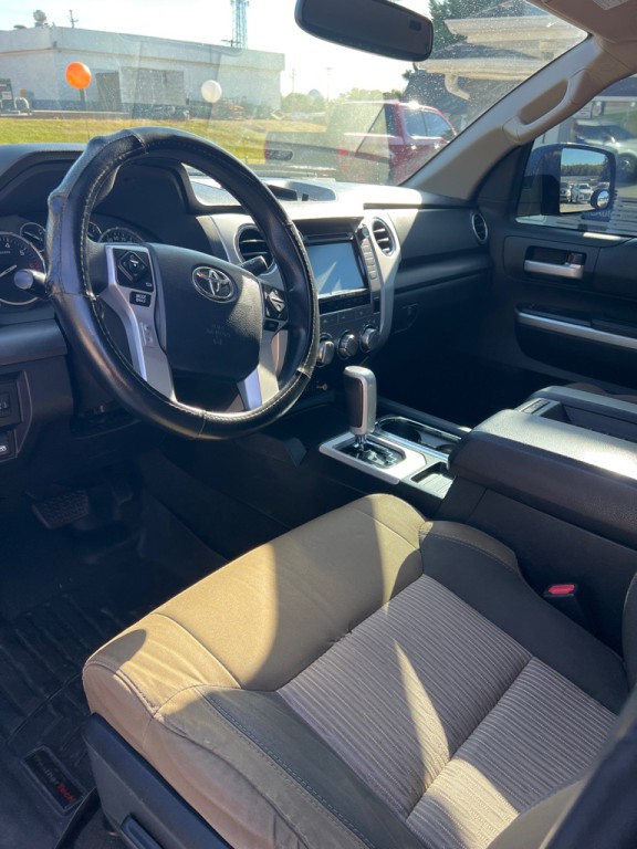 2015 Toyota Tundra Image 10