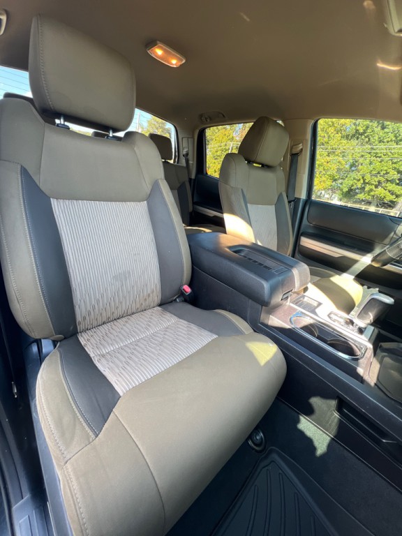 2015 Toyota Tundra Image 16