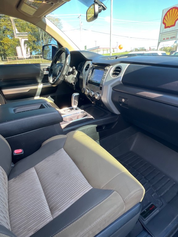 2015 Toyota Tundra Image 17