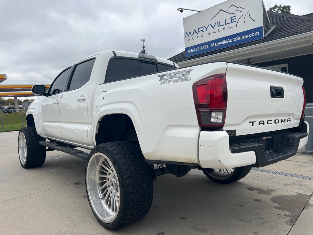 2019 Toyota Tacoma Image 3