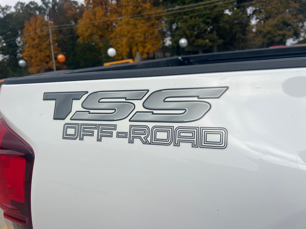 2019 Toyota Tacoma Image 10