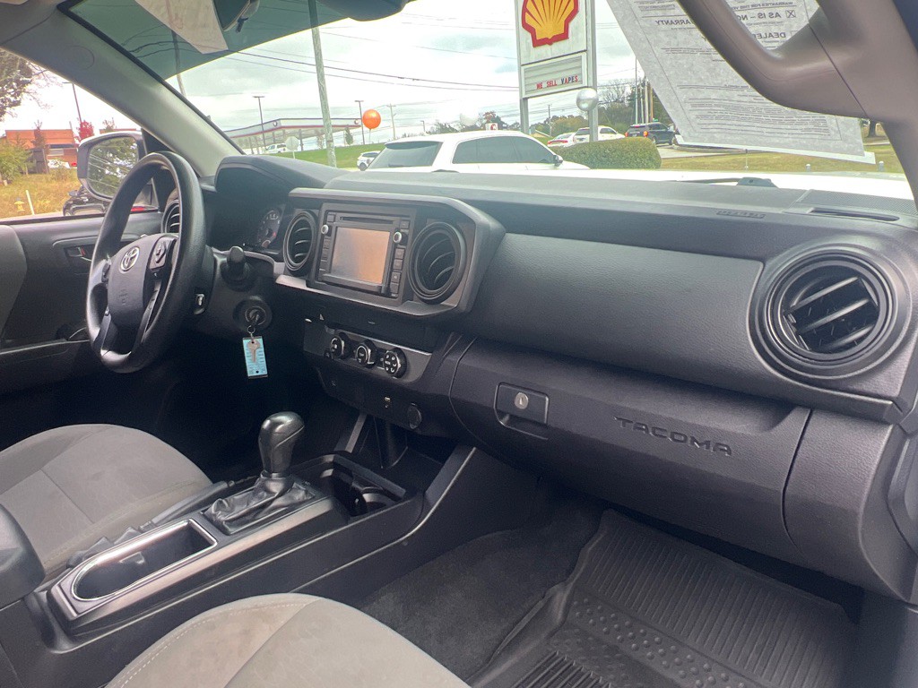 2019 Toyota Tacoma Image 12